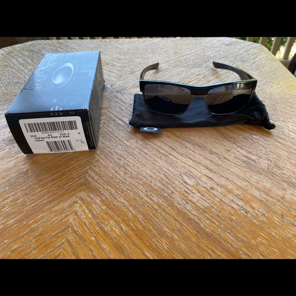 Oakley TwoFace Sunglasses - Picture 4 of 8